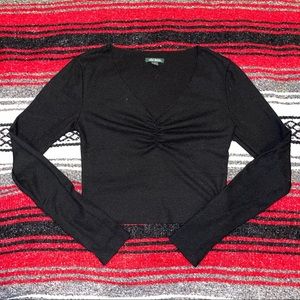 black long sleeve crop top